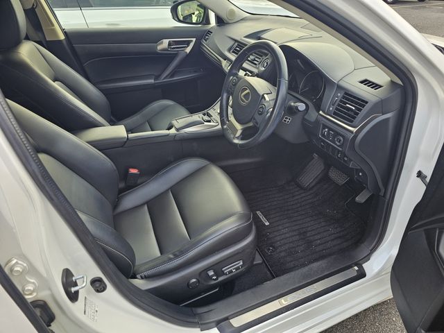 TOYOTA LEXUS CT200H 2016 Image 31