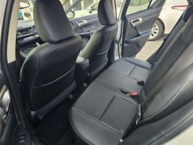 TOYOTA LEXUS CT200H 2016 Image 31