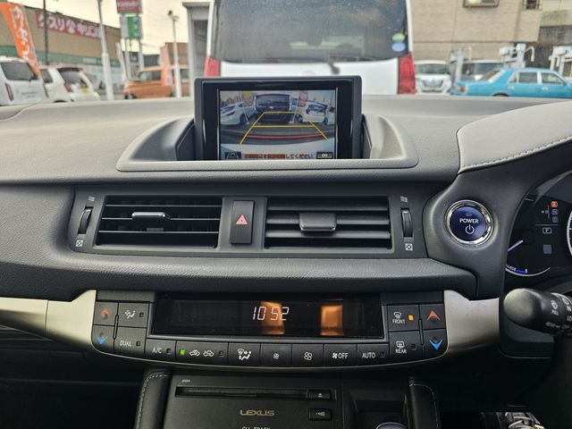 TOYOTA LEXUS CT200H 2016 Image 31