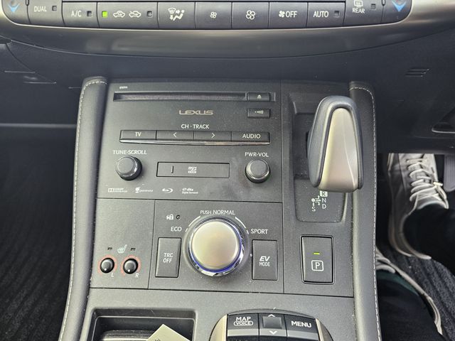 TOYOTA LEXUS CT200H 2016 Image 31