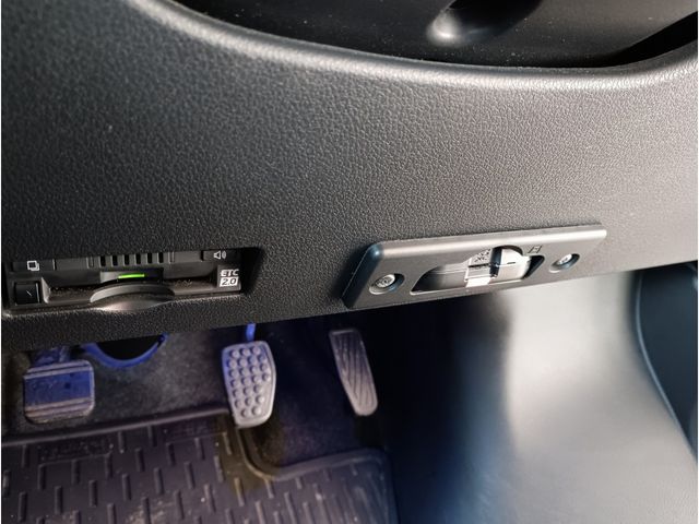 DAIHATSU ATRAI VAN 4WD 2022 Image 31