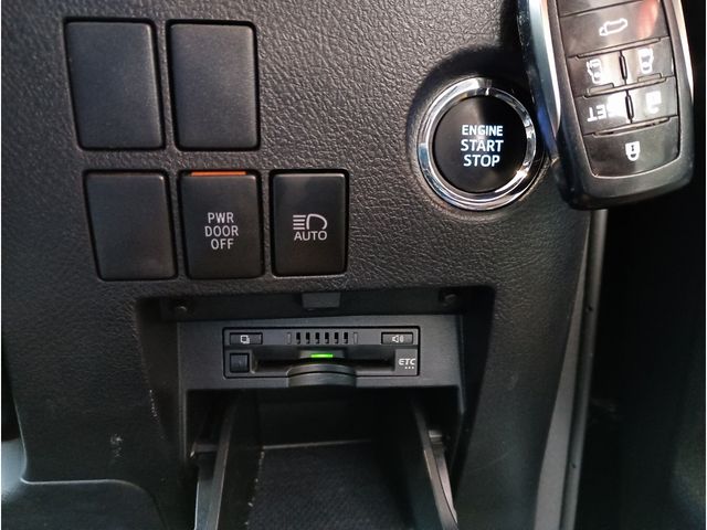 TOYOTA VELLFIRE 2018 Image 31