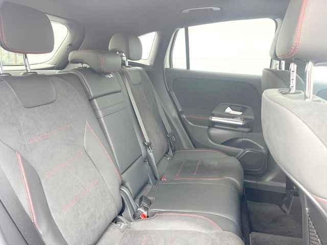 MERCEDES BENZ GLA CL 2021 Image 31