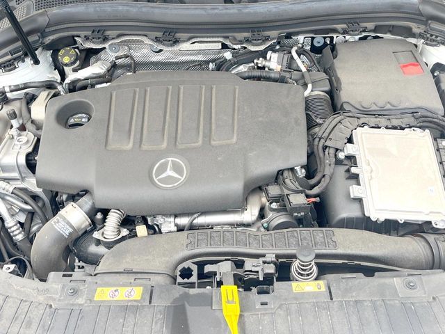 MERCEDES BENZ GLA CL 2021 Image 31