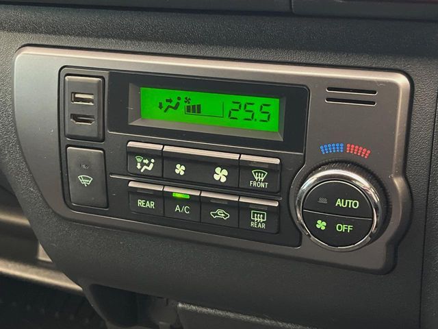 TOYOTA HIACE VAN 4WD 2024 Image 31