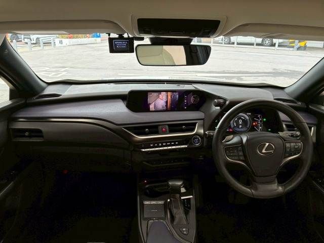 TOYOTA LEXUS UX250H 2021 Image 31