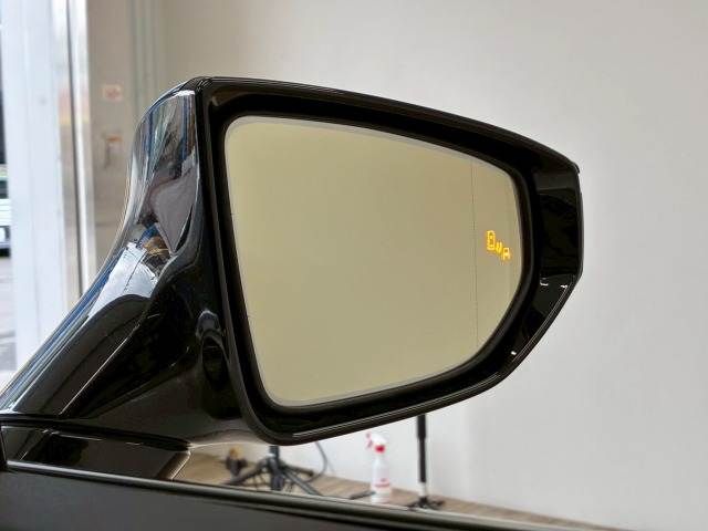 TOYOTA LEXUS UX250H 2021 Image 31