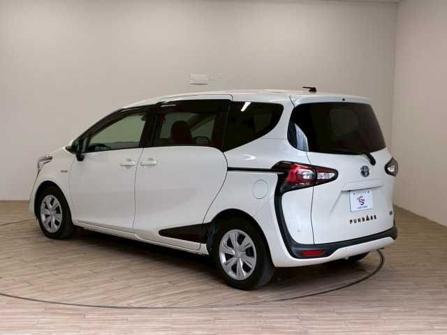 TOYOTA SIENTA HYBRID 2019 Image 31