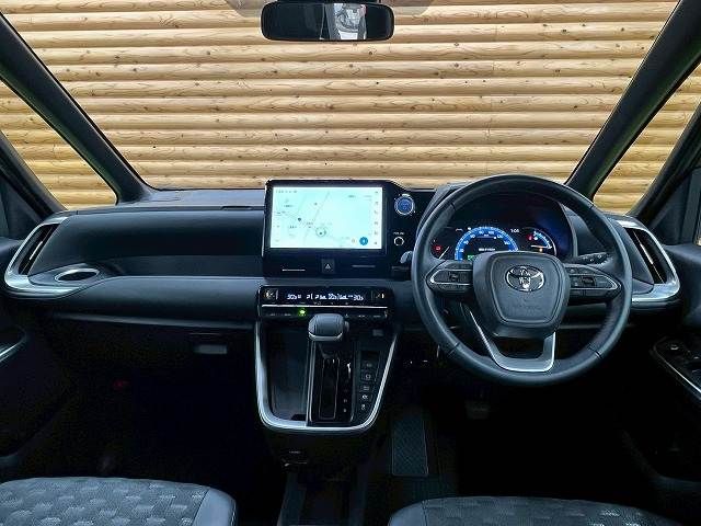 TOYOTA VOXY HYBRID 2023 Image 31