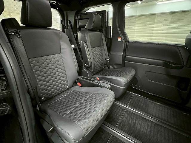 TOYOTA VOXY HYBRID 2023 Image 31