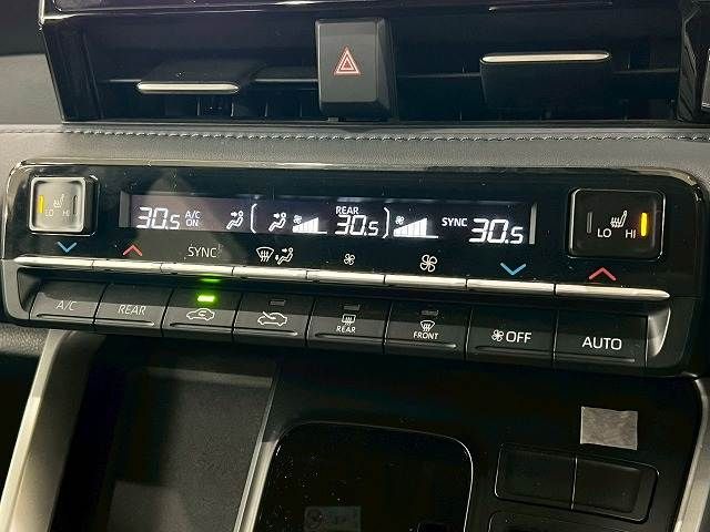 TOYOTA VOXY HYBRID 2023 Image 31