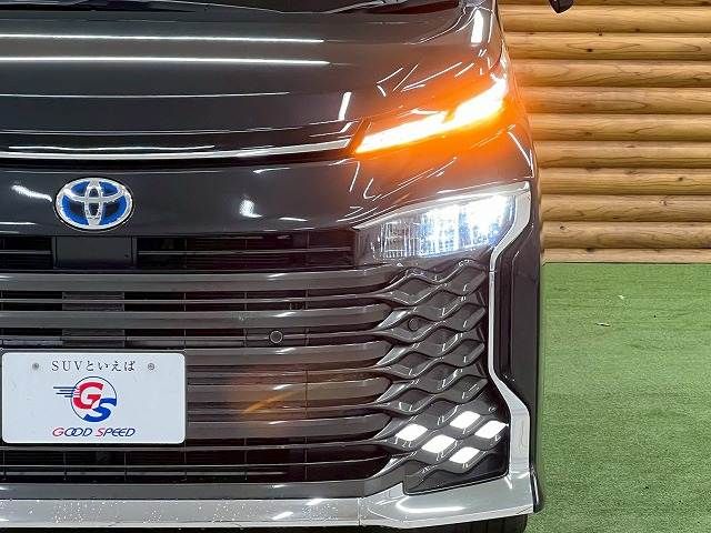 TOYOTA VOXY HYBRID 2023 Image 31