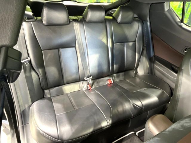 TOYOTA C-HR 2017 Image 31