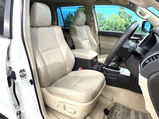 TOYOTA LANDCRUISER PRADO 2023 Image 31