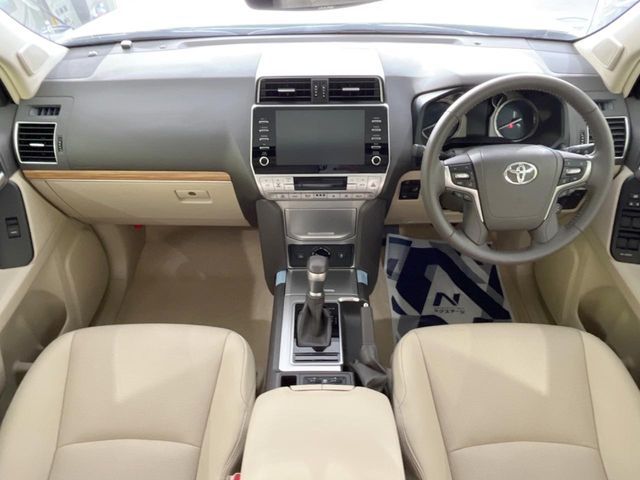 TOYOTA LANDCRUISER PRADO 2023 Image 31