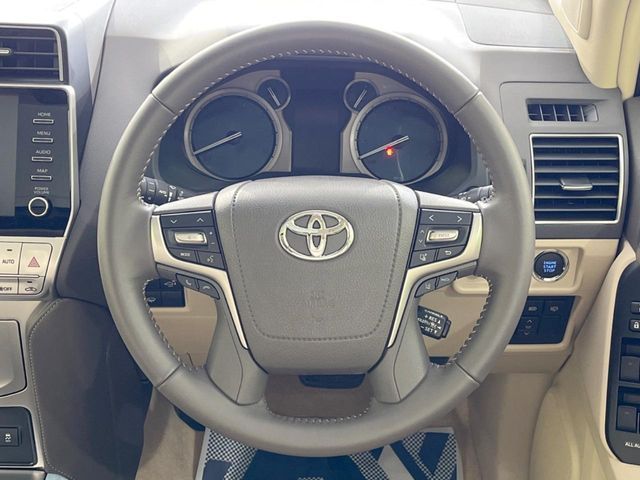 TOYOTA LANDCRUISER PRADO 2023 Image 31