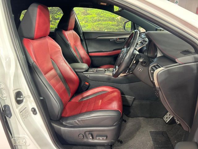 TOYOTA LEXUS NX300H 2019 Image 31