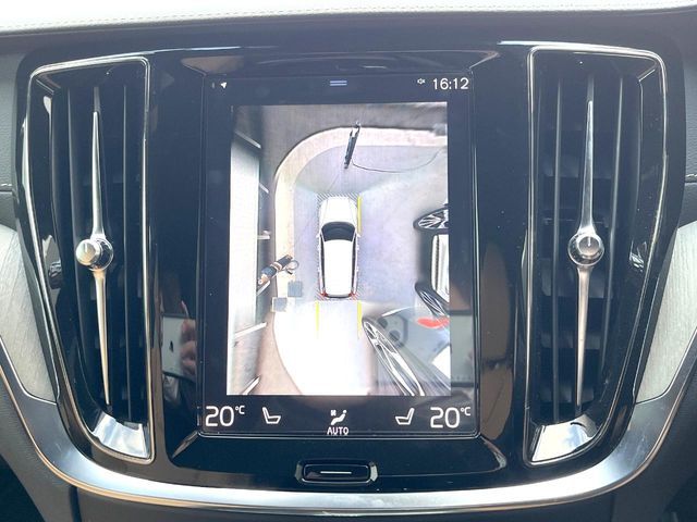 VOLVO V60 2019 Image 31