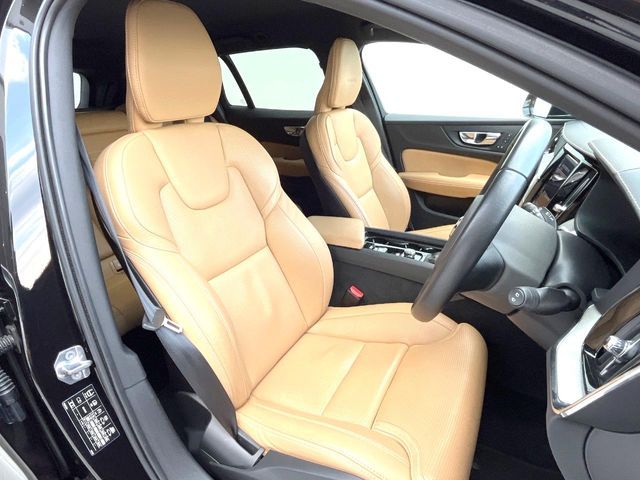 VOLVO V60 2019 Image 31