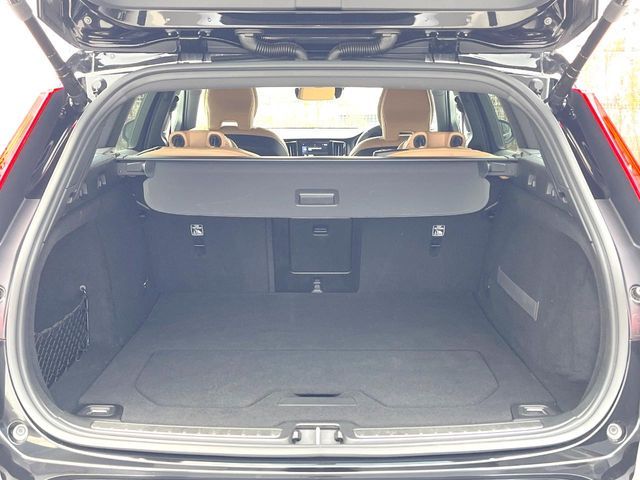 VOLVO V60 2019 Image 31