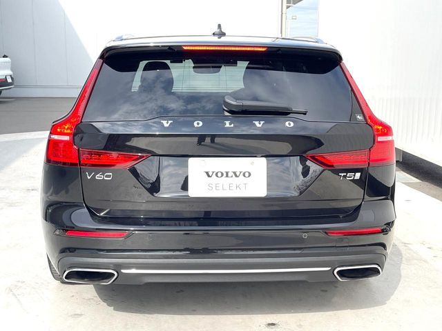 VOLVO V60 2019 Image 31