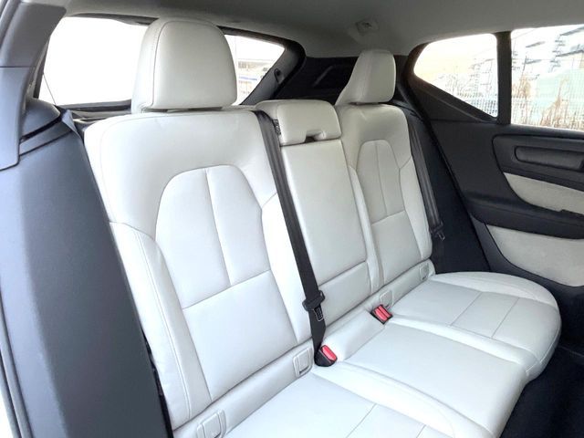 VOLVO XC40 2023 Image 31