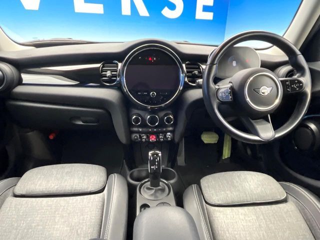 BMW MINI COOPER 5DOOR 2022 Image 31