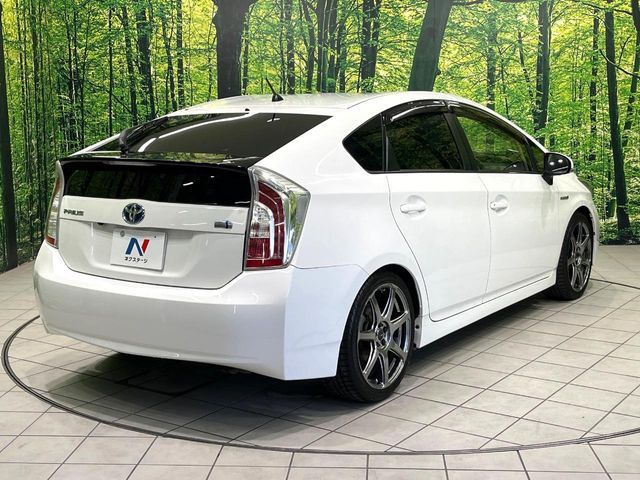 TOYOTA PRIUS 2014 Image 31