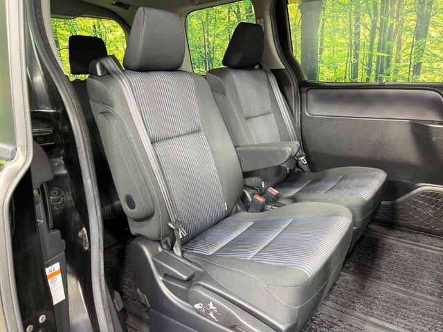 TOYOTA VOXY 2016 Image 31