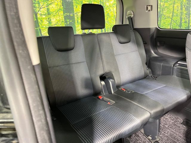 TOYOTA VOXY 2016 Image 31