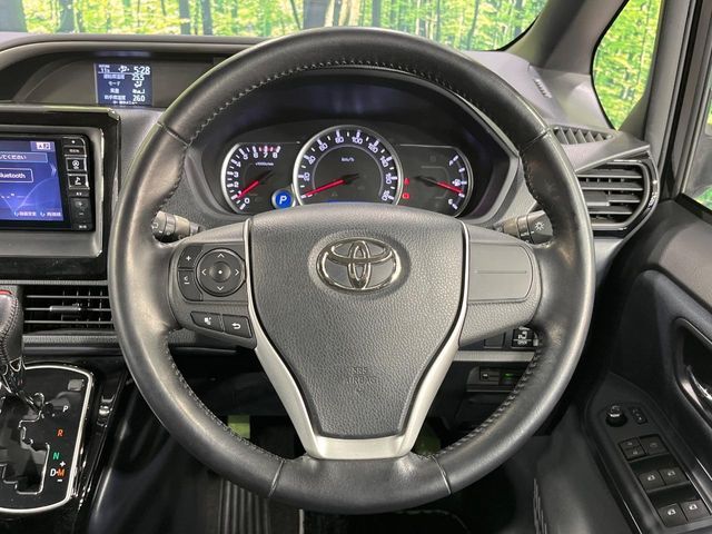 TOYOTA VOXY 2016 Image 31