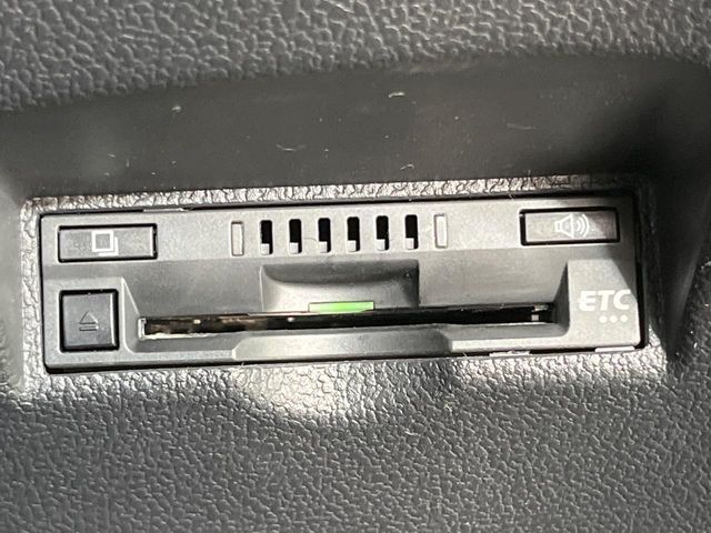 TOYOTA PRIUS 2019 Image 31