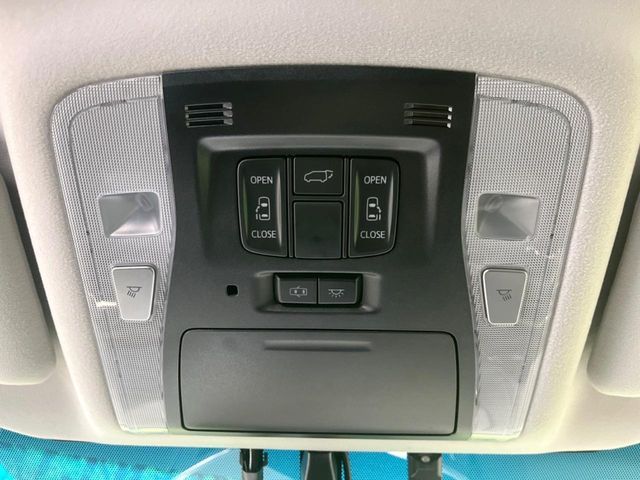 TOYOTA VELLFIRE 2017 Image 31