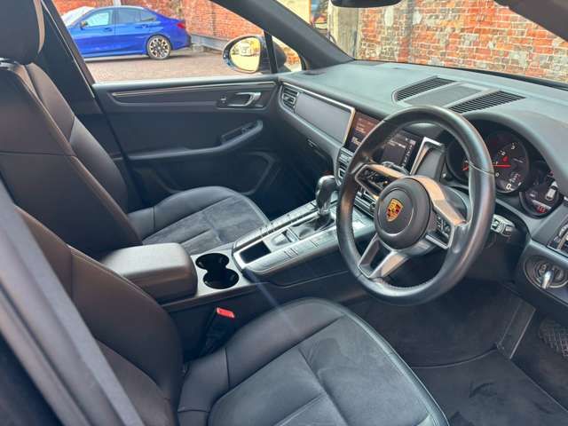 PORSCHE MACAN 2020 Image 31