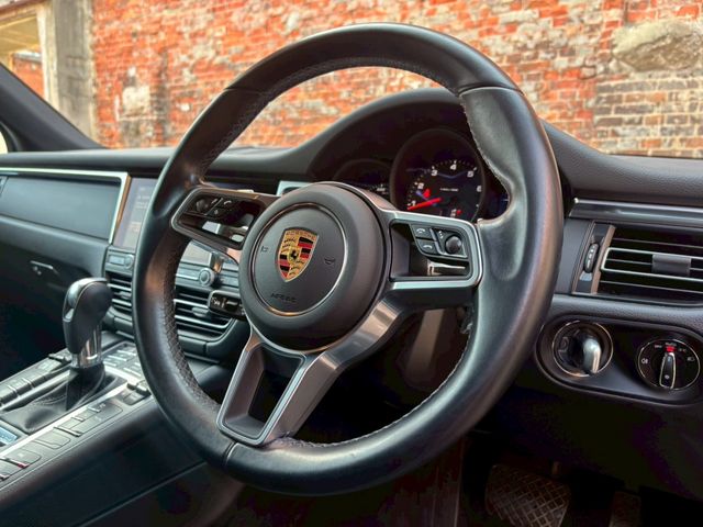 PORSCHE MACAN 2020 Image 31