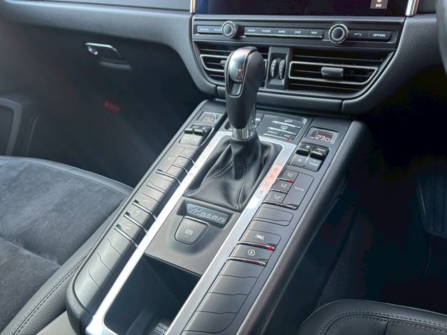PORSCHE MACAN 2020 Image 31