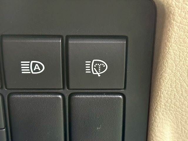 TOYOTA LANDCRUISER PRADO 2023 Image 31