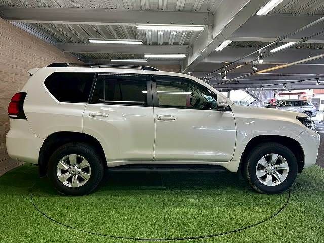 TOYOTA LANDCRUISER PRADO 2023 Image 31