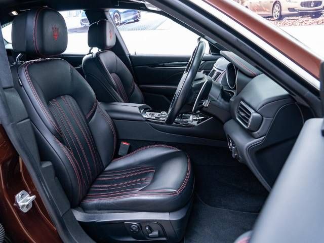 MASERATI LEVANTE 2019 Image 31