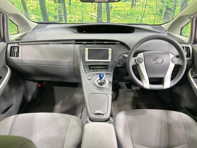 TOYOTA PRIUS 2011 Image 31