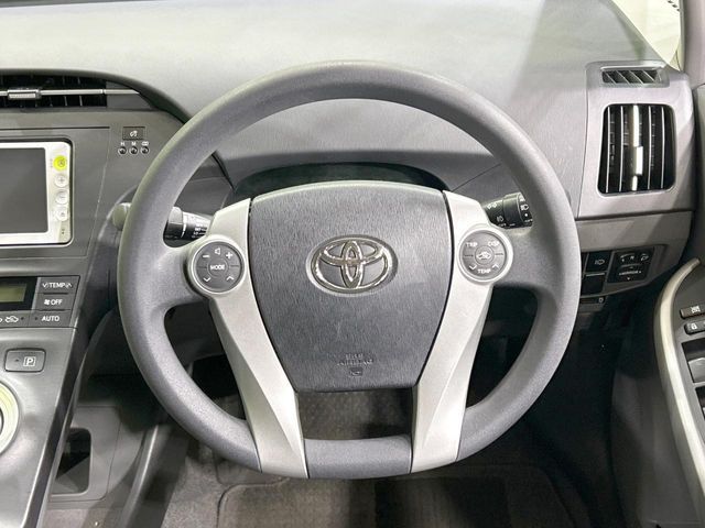 TOYOTA PRIUS 2011 Image 31