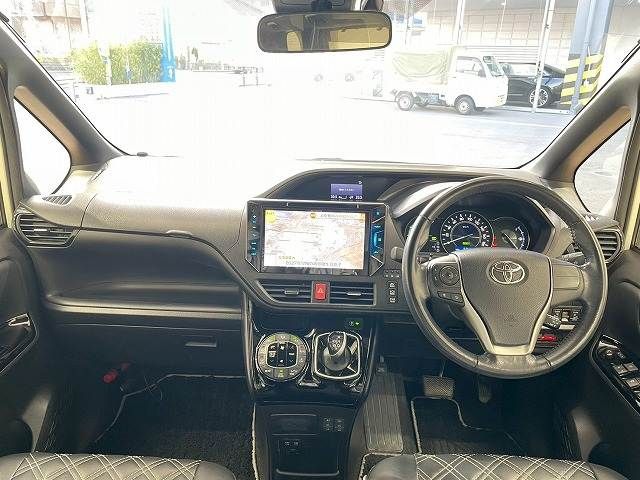 TOYOTA NOAH HYBRID 2018 Image 31