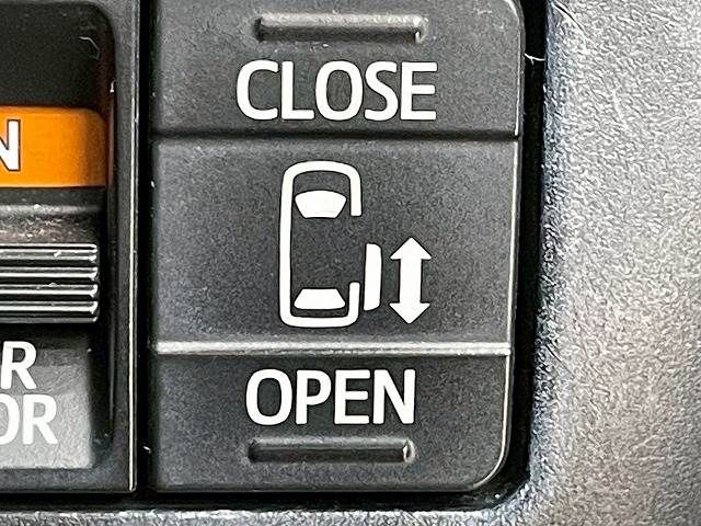 TOYOTA NOAH HYBRID 2018 Image 31