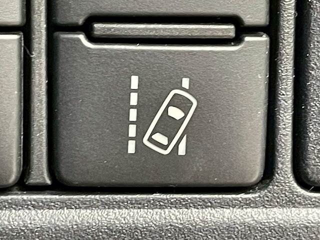 TOYOTA NOAH HYBRID 2018 Image 31