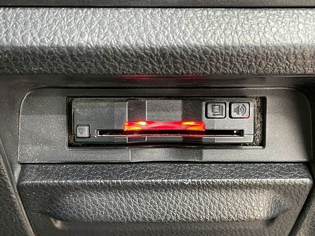 TOYOTA NOAH HYBRID 2018 Image 31