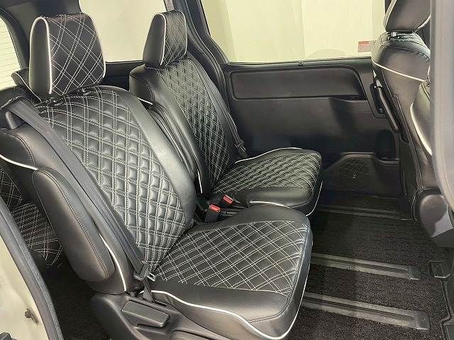 TOYOTA NOAH HYBRID 2018 Image 31