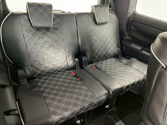 TOYOTA NOAH HYBRID 2018 Image 31