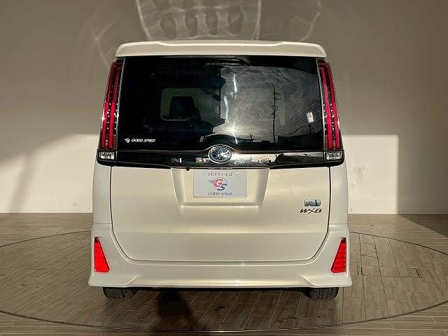 TOYOTA NOAH HYBRID 2018 Image 31