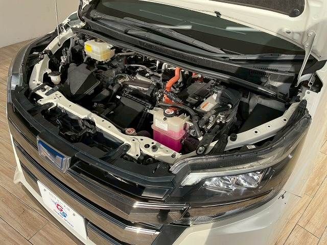 TOYOTA NOAH HYBRID 2018 Image 31