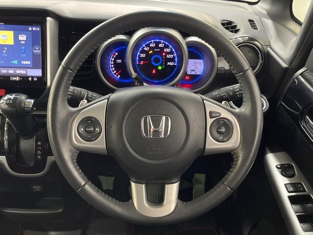 HONDA N BOX 2015 Image 31